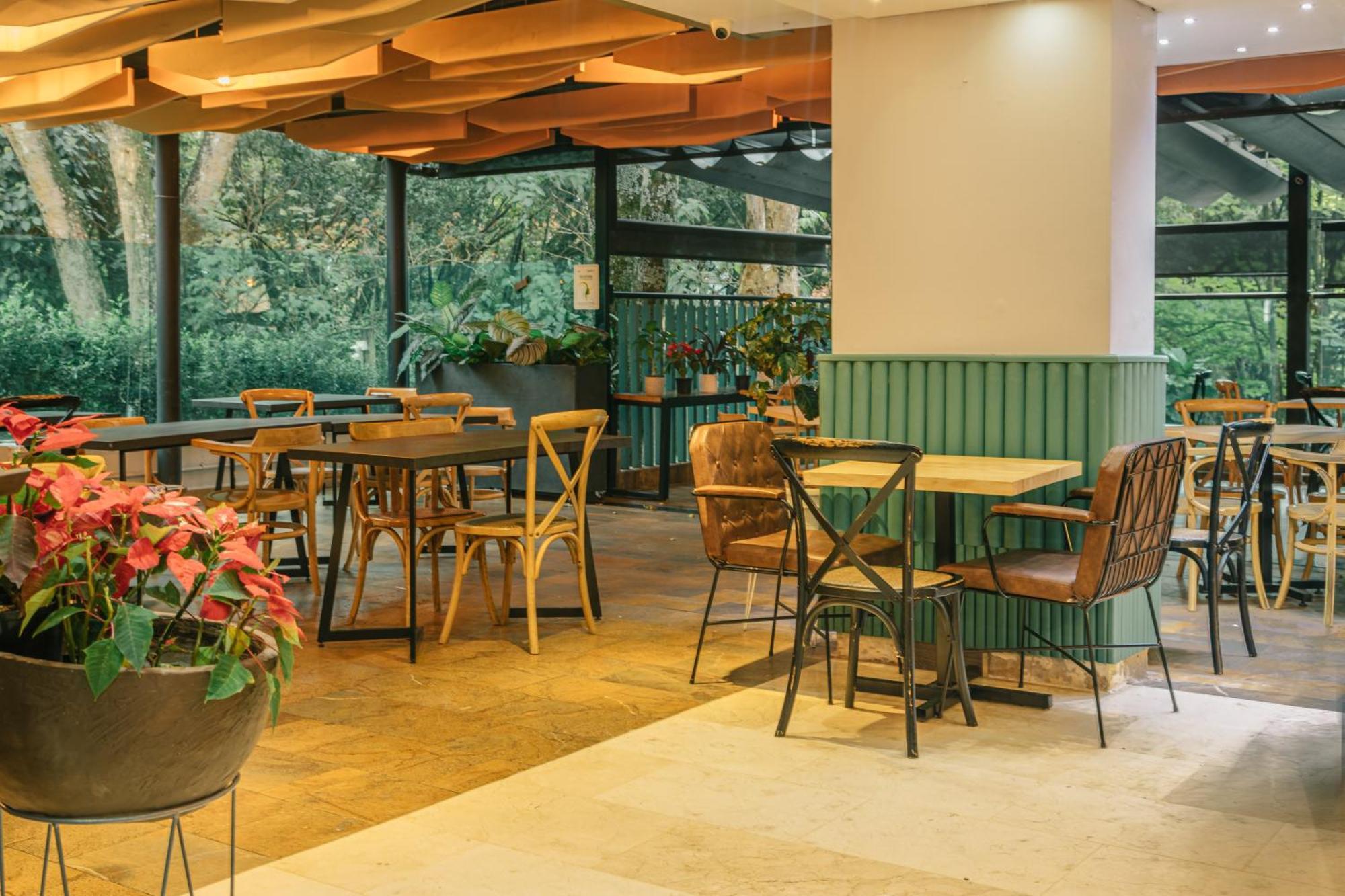 Café Hotel